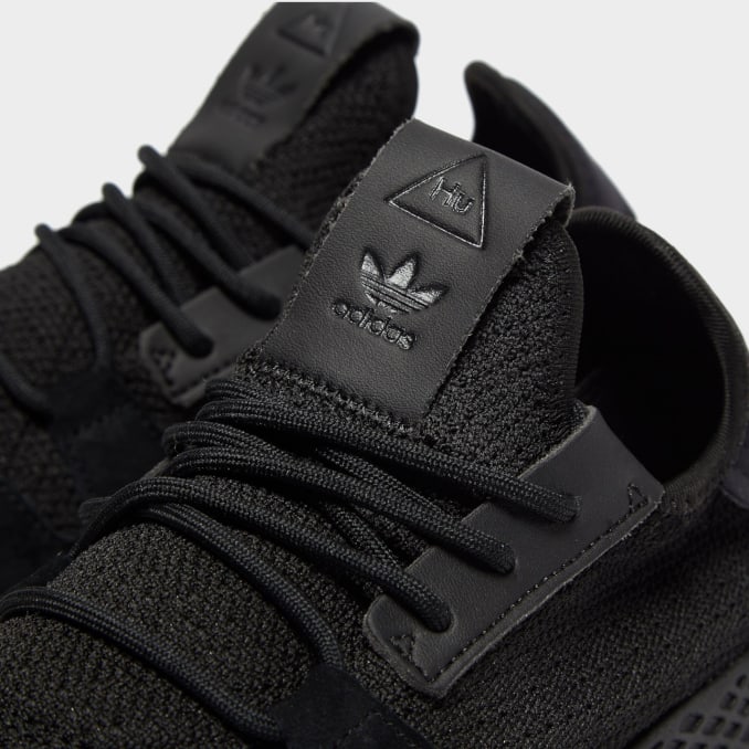 pharrell williams adidas negros