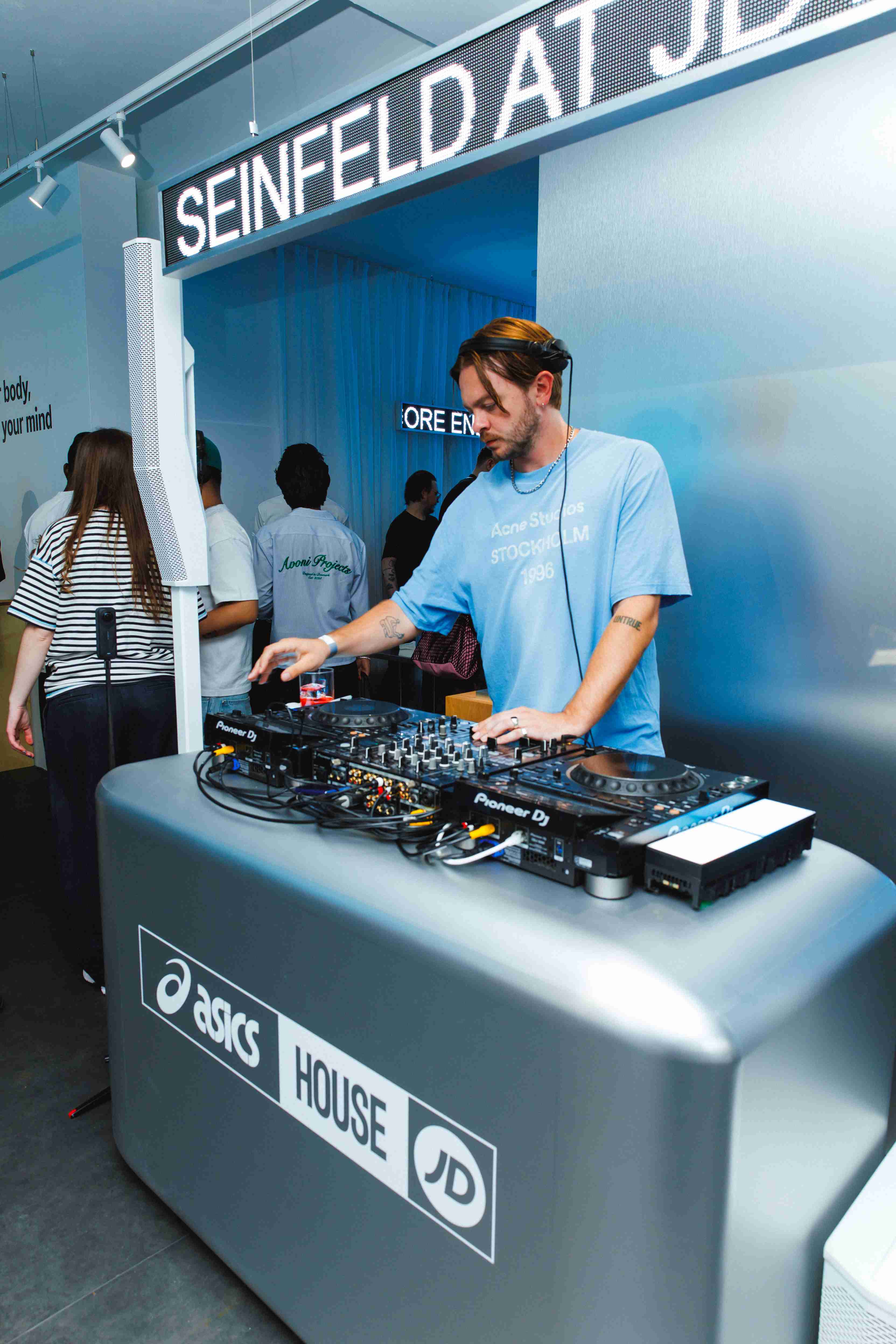 ASICS House par JD Sports et ASICS